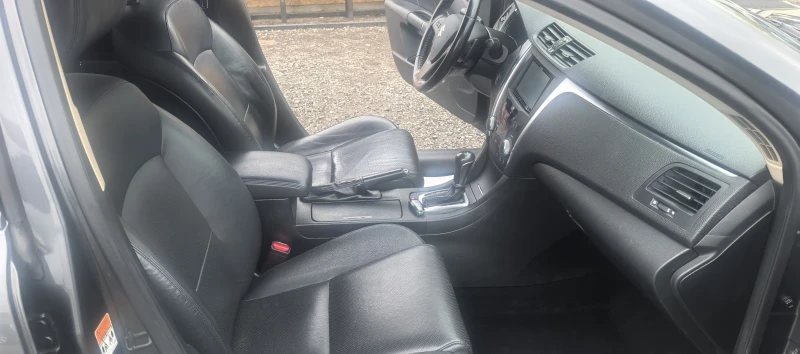 Suzuki Kizashi 2.4 4х4, снимка 15 - Автомобили и джипове - 52315036