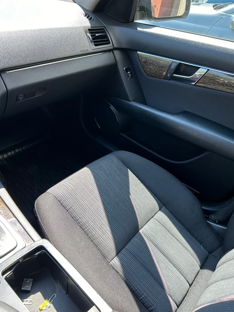 Mercedes-Benz C 200 Kompressor, снимка 11 - Автомобили и джипове - 52836963