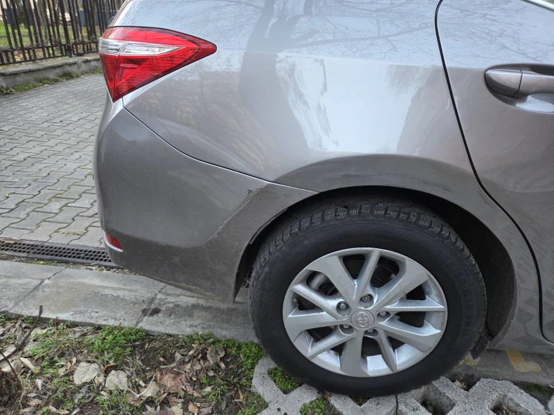 Toyota Corolla 1.6, снимка 6 - Автомобили и джипове - 53114627