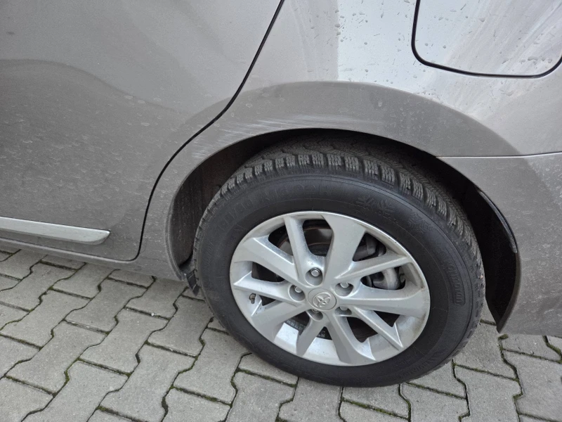 Toyota Corolla 1.6, снимка 9 - Автомобили и джипове - 53114627