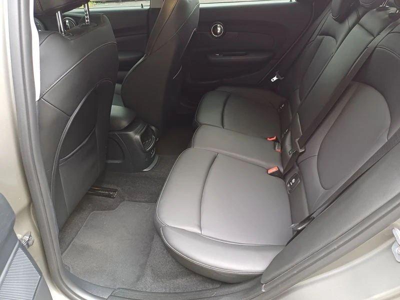 Mini Clubman 1.5 Automatic КРАЙНА ЦЕНА: 11320 EUR, снимка 9 - Автомобили и джипове - 55982319