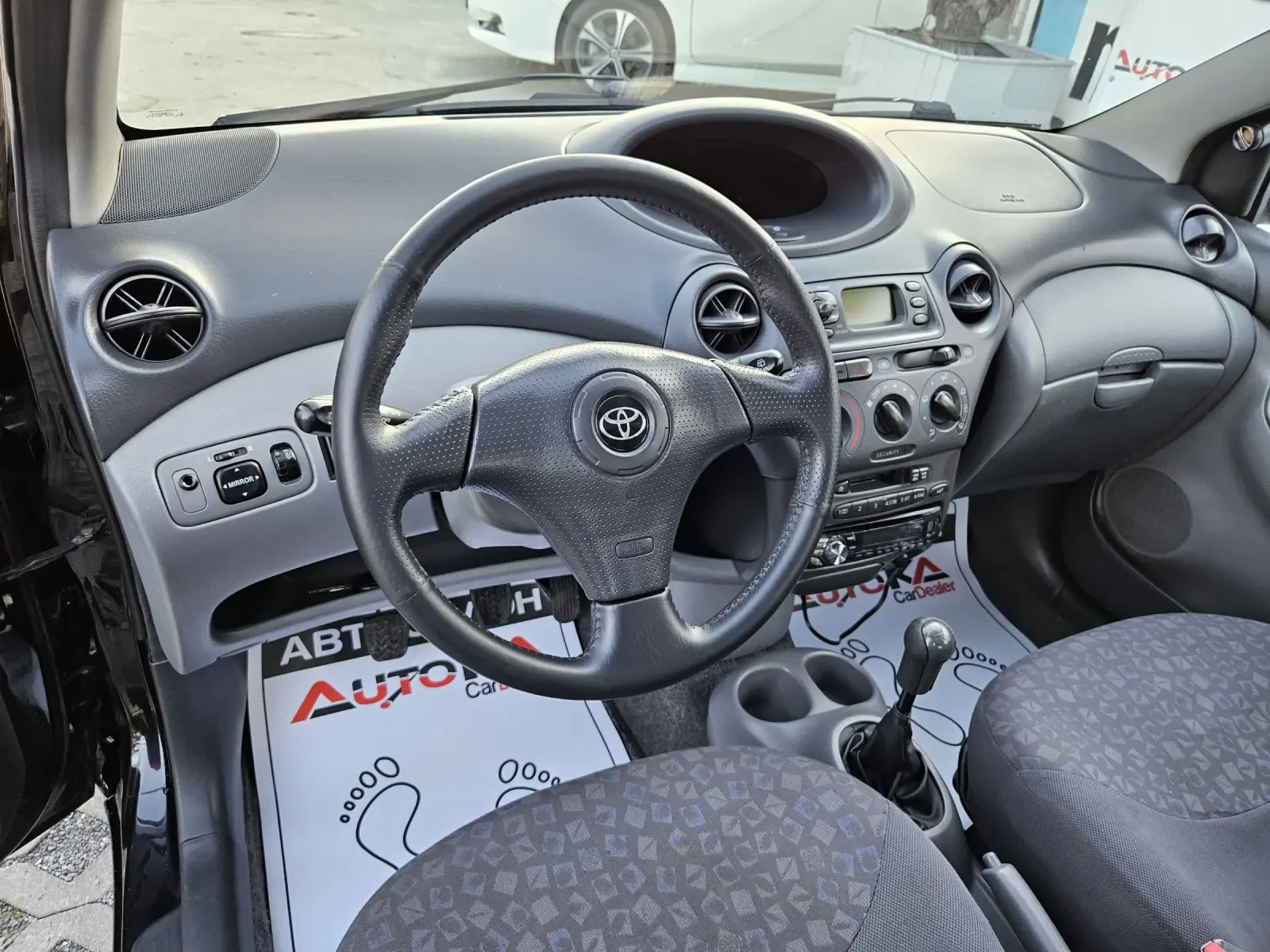 Toyota Yaris 1.4i-75кс= КЛИМАТИК= 5ВРАТИ - изображение 8