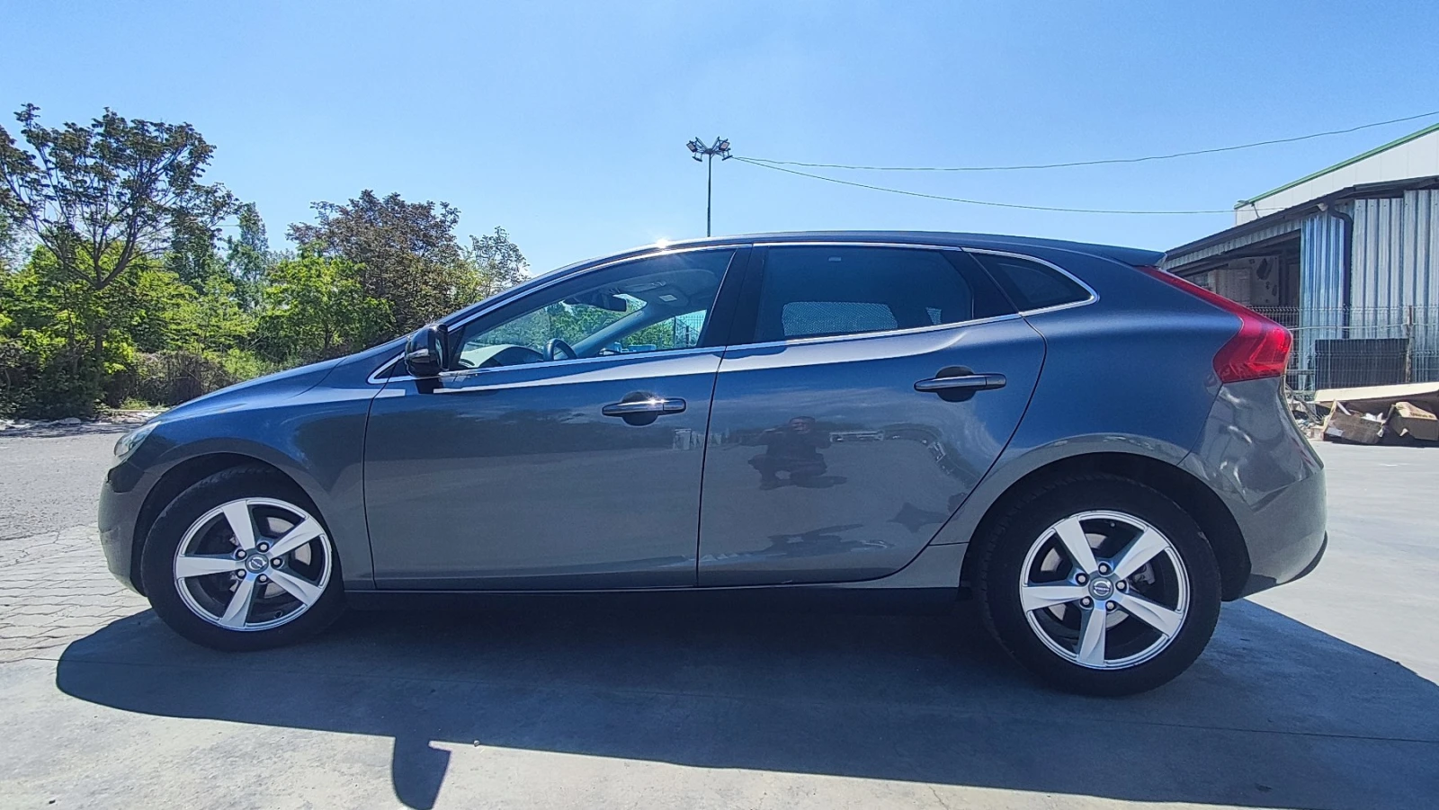 Volvo V40  1.6 D2 115к.с., 6ск. NAVI Euro5 - изображение 8