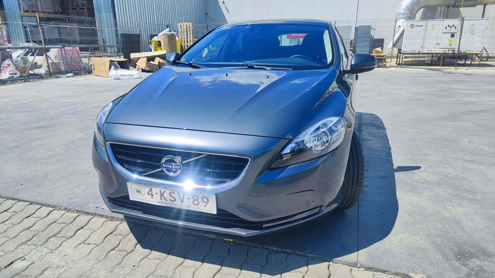 Volvo V40  1.6 D2 115к.с., 6ск. NAVI Euro5 - изображение 2