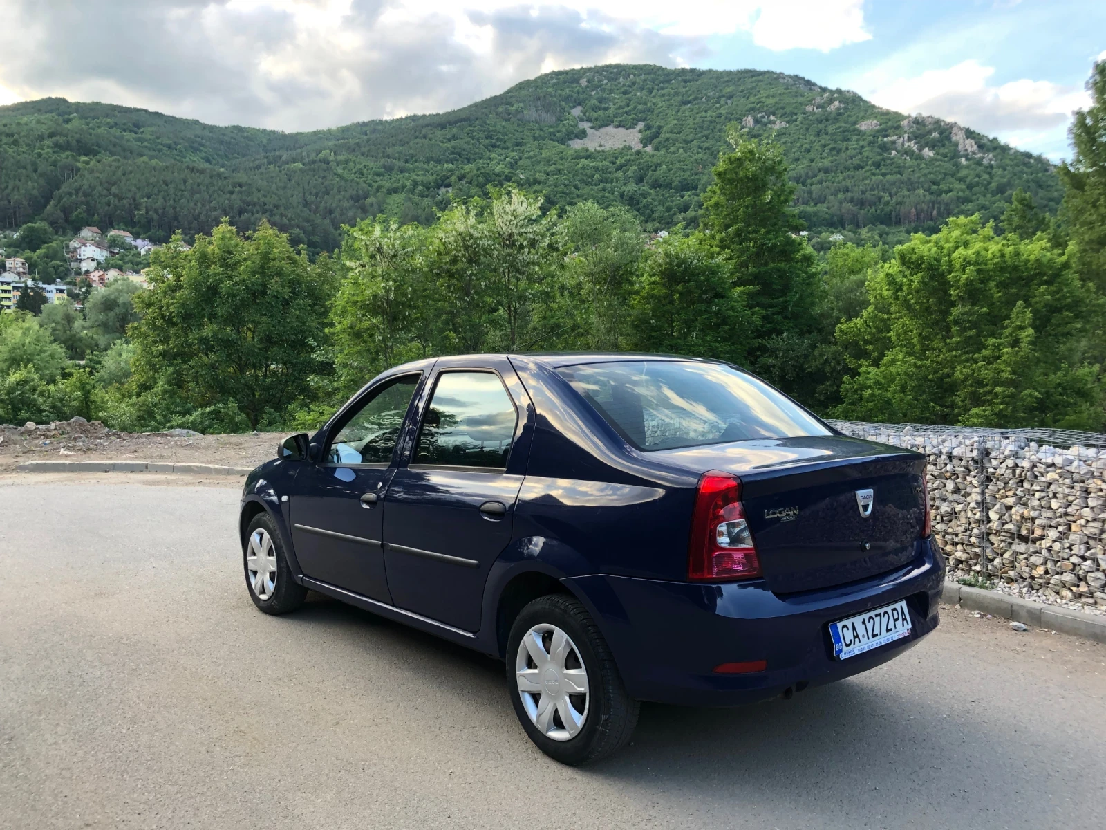 Dacia Logan КЛИМАТИК! РЕАЛНИ КИЛОМЕТРИ! - изображение 3