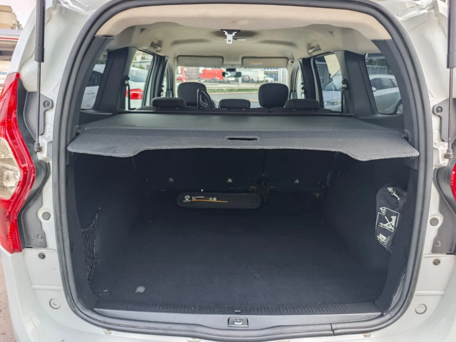 Dacia Lodgy 1.6i* ГАЗ*  - изображение 8