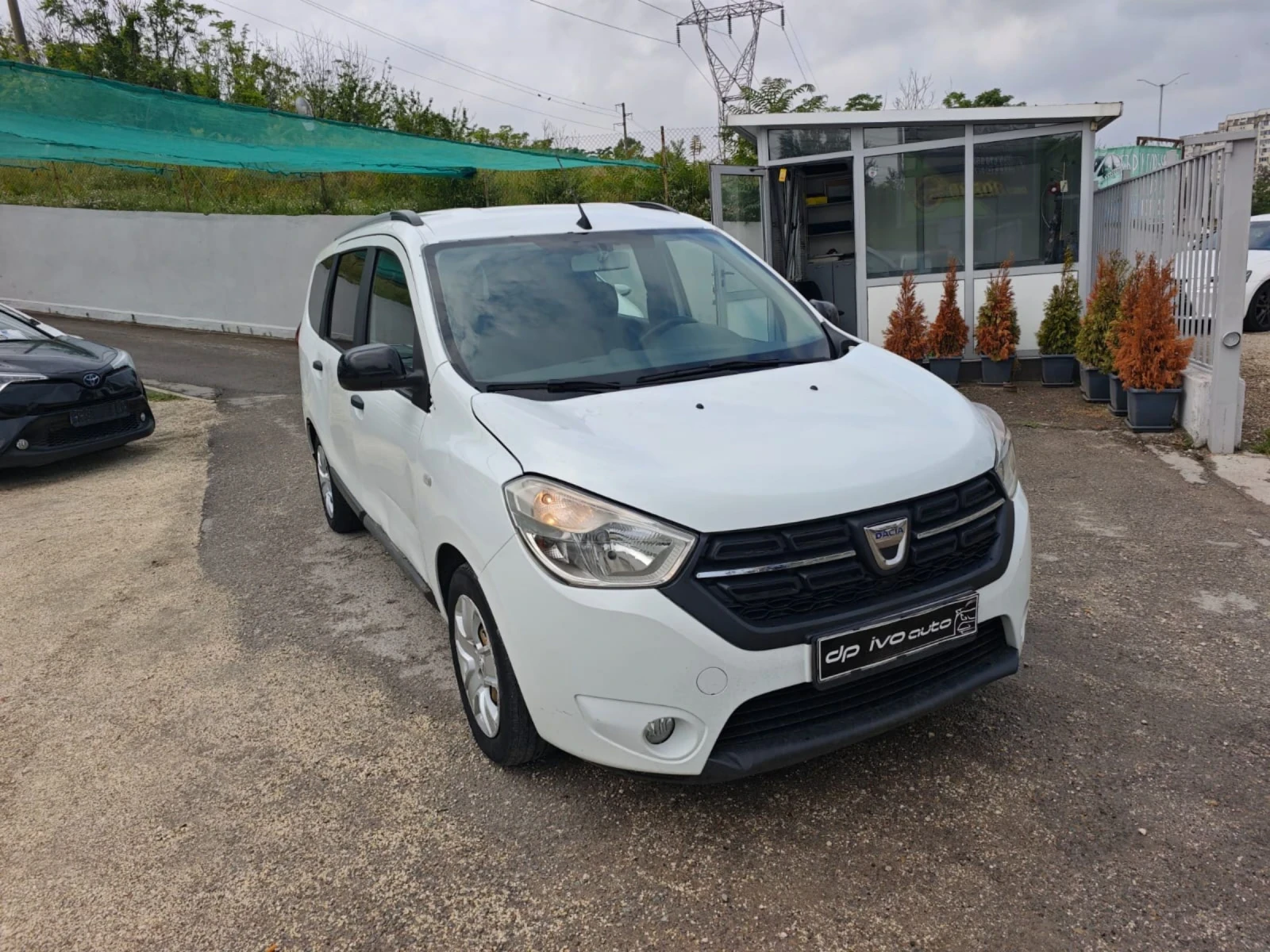 Dacia Lodgy 1.6i* *  | Mobile.bg   11