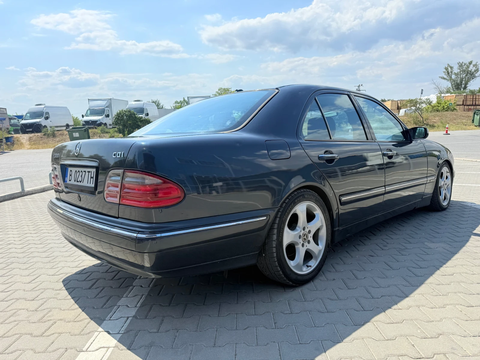 Mercedes-Benz E 320 E320 Avangard - изображение 3
