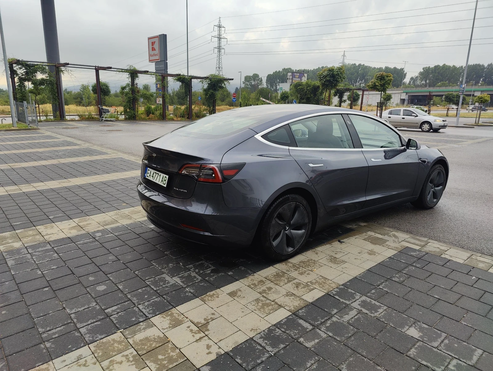 Tesla Model 3 Long range - изображение 3