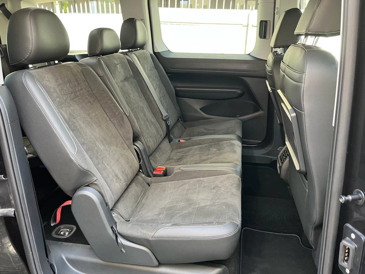 VW Caddy Style Maxi TDI 7 места - изображение 7