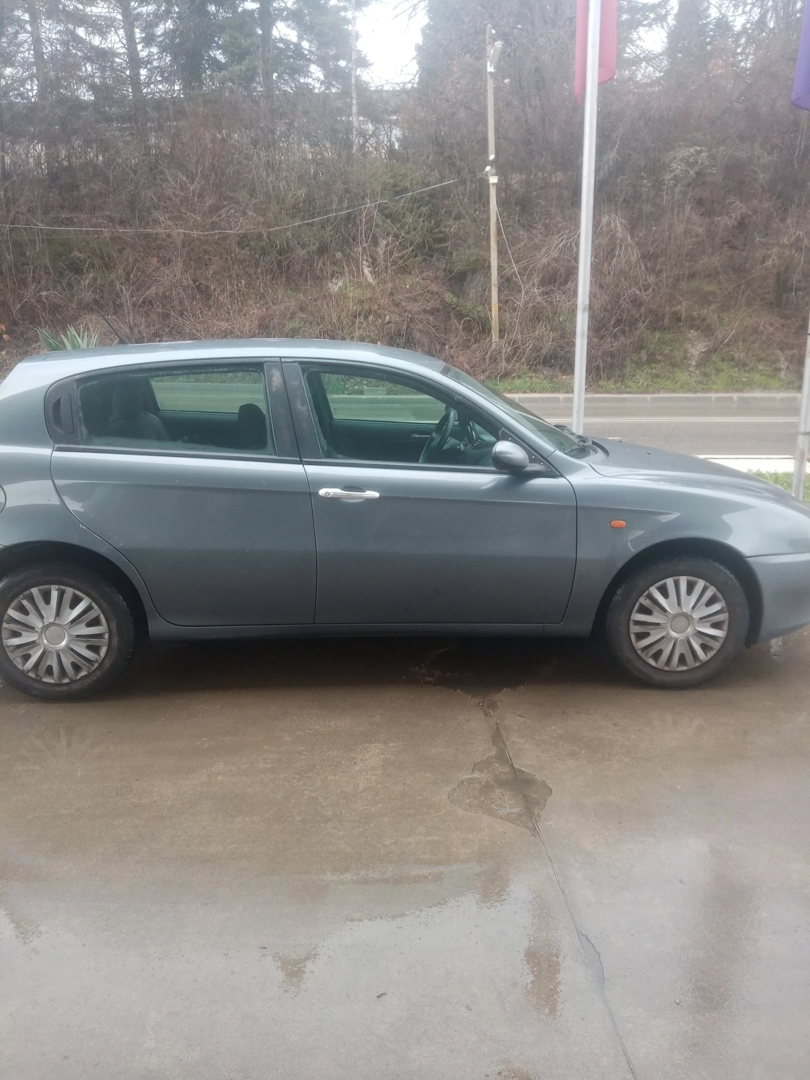 Alfa Romeo 147 1, 6 - изображение 4