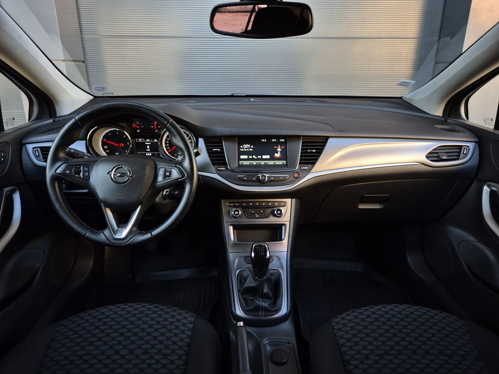 Opel Astra 1.6 CDTi 2019г. * Сервизна история  - изображение 8