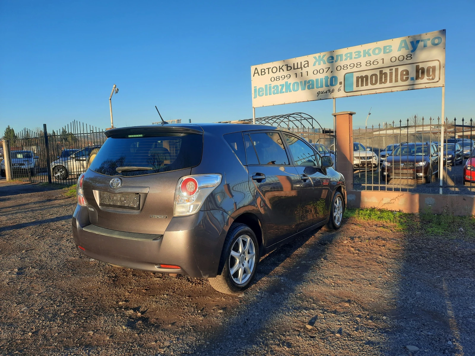 Toyota Verso 2.0 D-4D - изображение 4