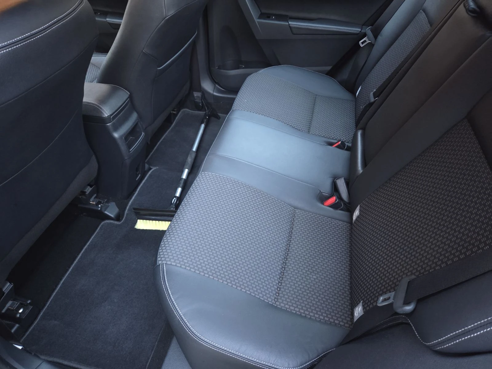 Toyota Corolla 1.6 | Mobile.bg � ����������� 14