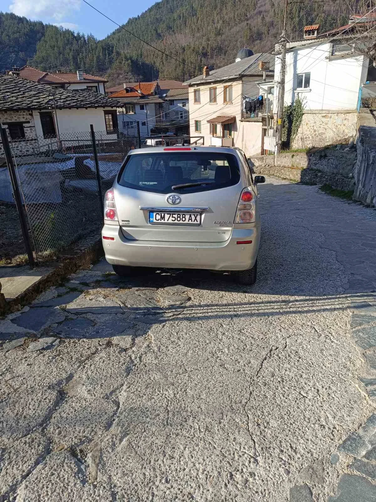 Toyota Corolla verso 2.2, снимка 3 - Автомобили и джипове - 53852066