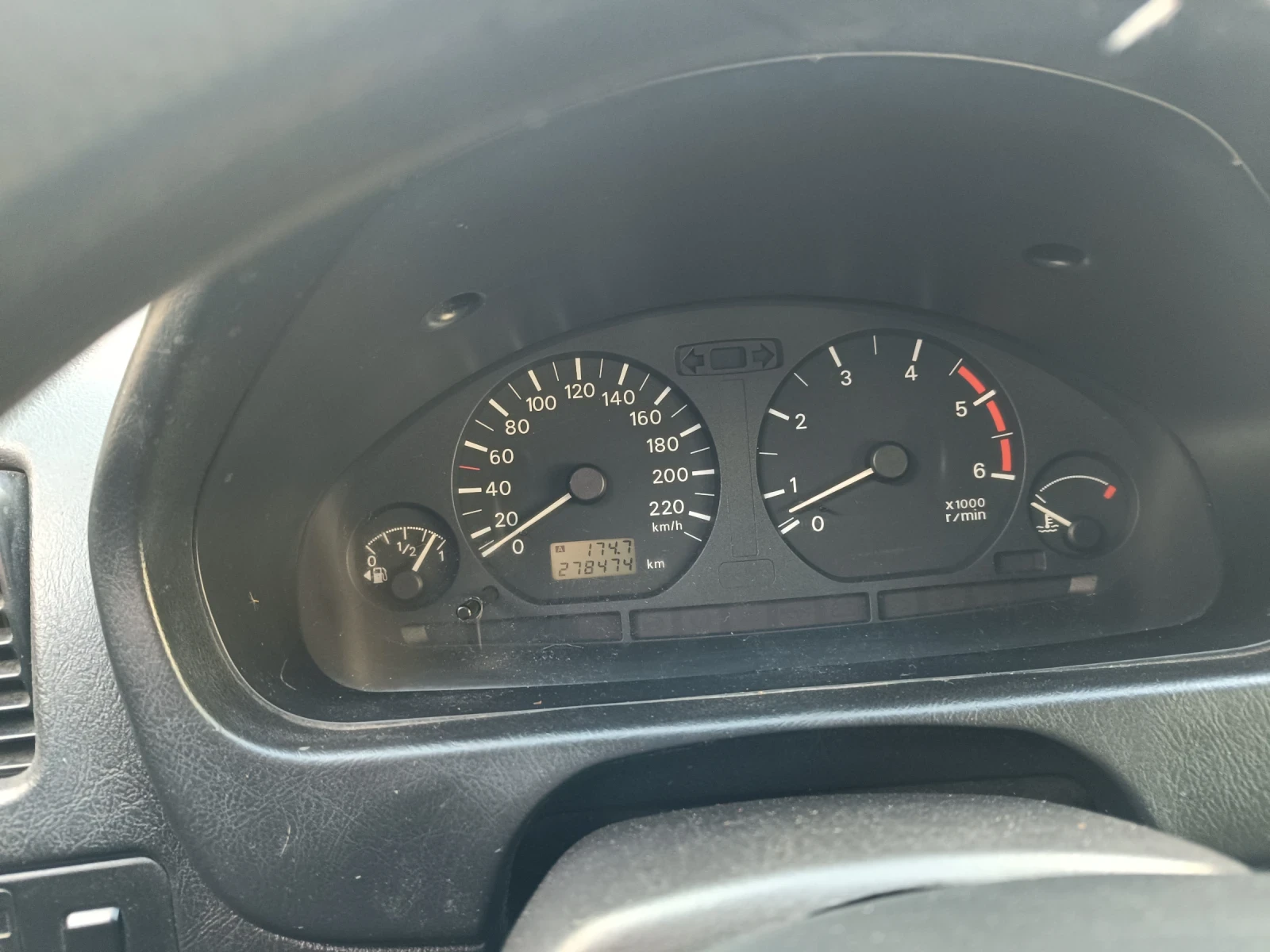 Mitsubishi Space star 1.9 Did, снимка 7 - Автомобили и джипове - 54045127