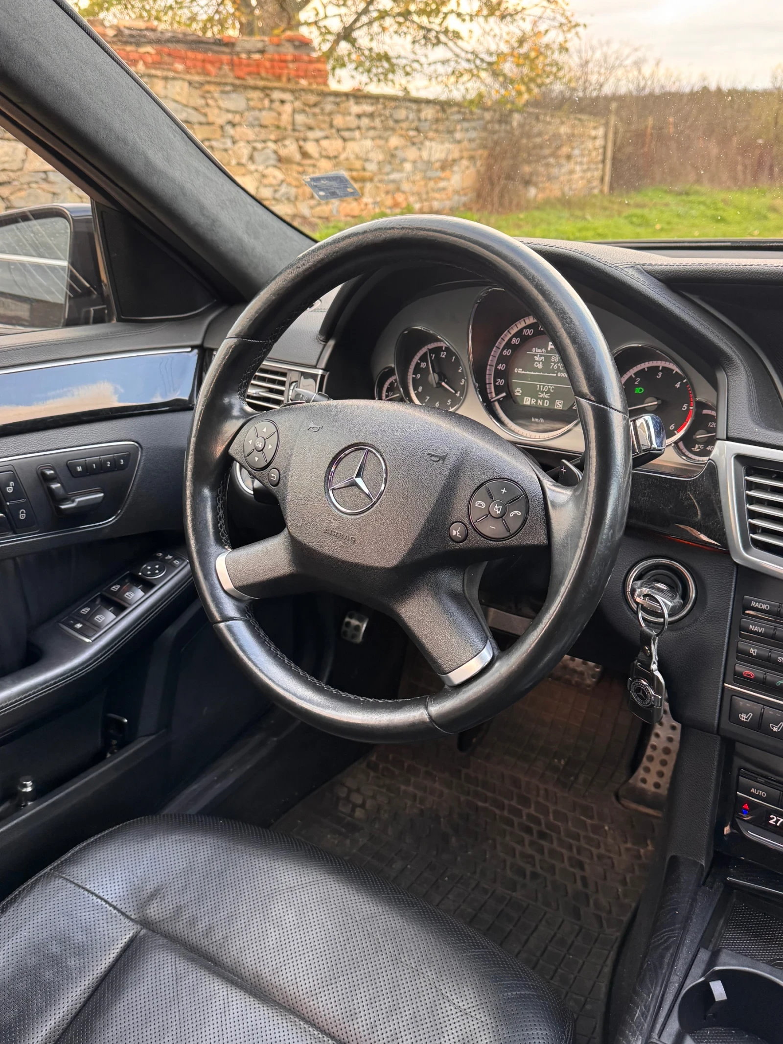 Mercedes-Benz E 350, снимка 4 - Автомобили и джипове - 54116052