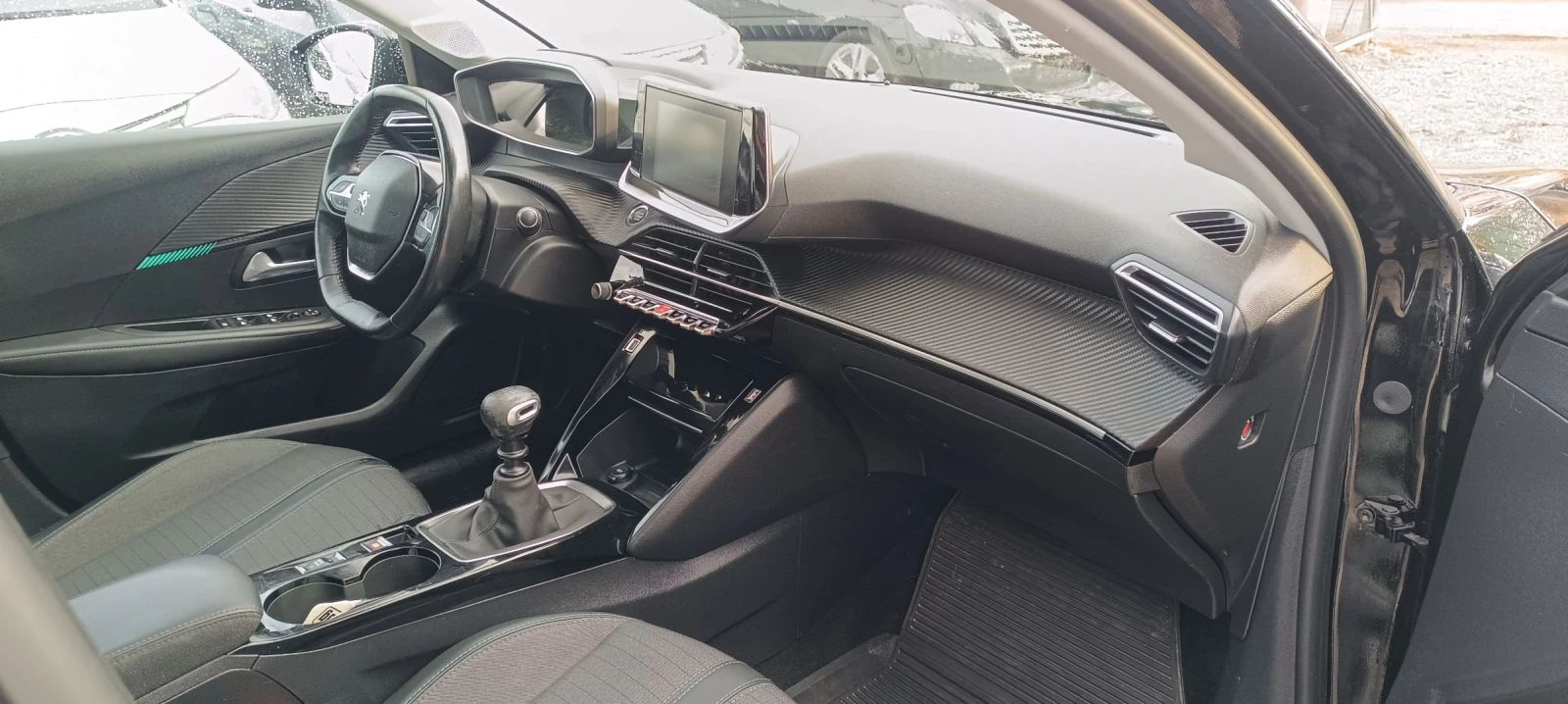 Peugeot 208 1.5HDI Panorama, снимка 9 - Автомобили и джипове - 55117851