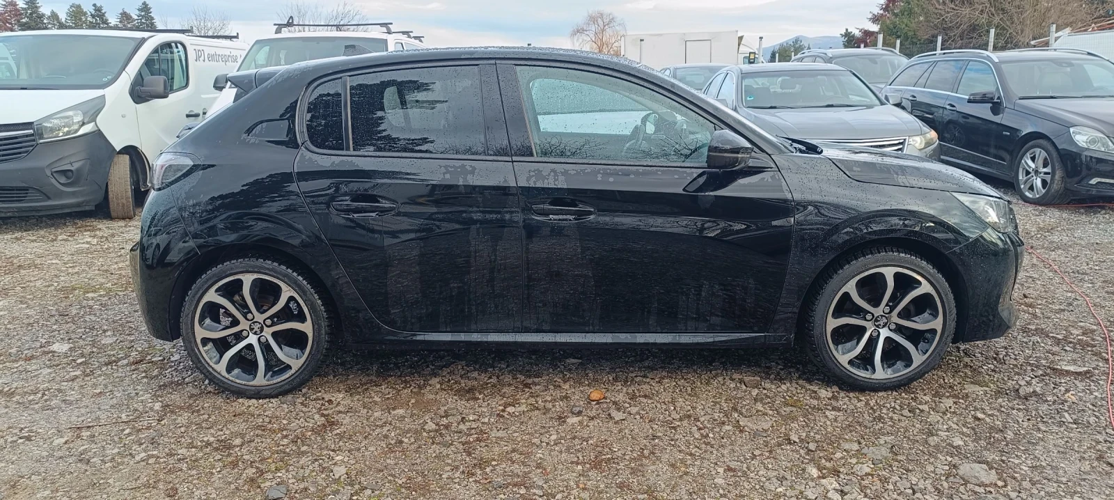 Peugeot 208 1.5HDI Panorama, снимка 7 - Автомобили и джипове - 55117851