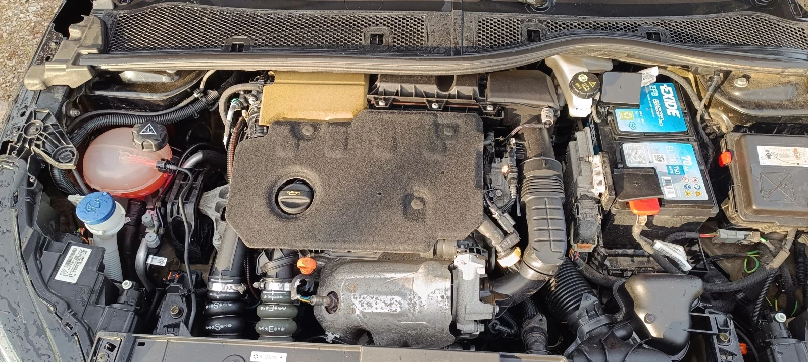 Peugeot 208 1.5HDI Panorama, снимка 17 - Автомобили и джипове - 55117851