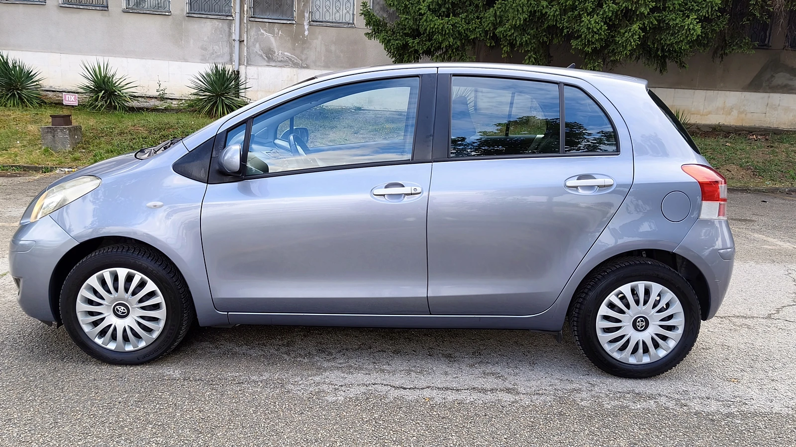 Toyota Yaris 1.3i Face 121000km., снимка 2 - Автомобили и джипове - 55279506