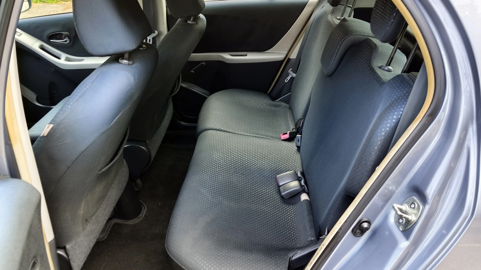 Toyota Yaris 1.3i Face 121000km., снимка 14 - Автомобили и джипове - 55279506