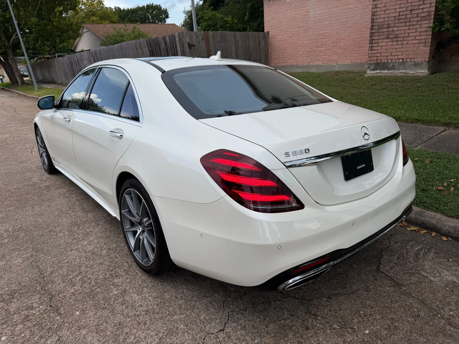 Mercedes-Benz S 560 AMG PK* DIS* 360* МАСАЖ* ОБДУХ* DESIGNO* КРАЙНА ЦЕ, снимка 4 - Автомобили и джипове - 55422706