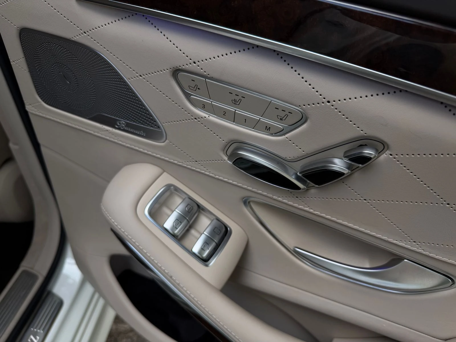 Mercedes-Benz S 560 AMG PK* DIS* 360* МАСАЖ* ОБДУХ* DESIGNO* КРАЙНА ЦЕ, снимка 14 - Автомобили и джипове - 55422706