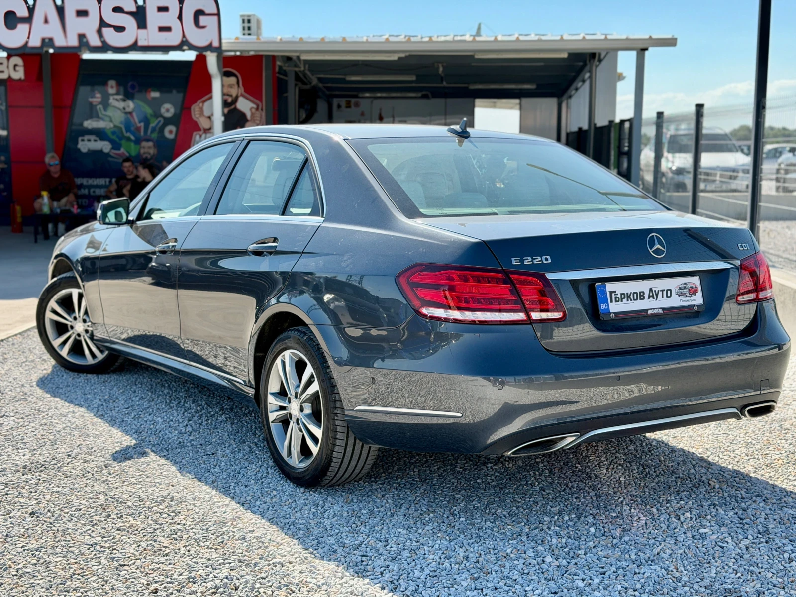 Mercedes-Benz E 220 AVANTGARDE / NAVI / AVTOMAT, снимка 4 - Автомобили и джипове - 55530562