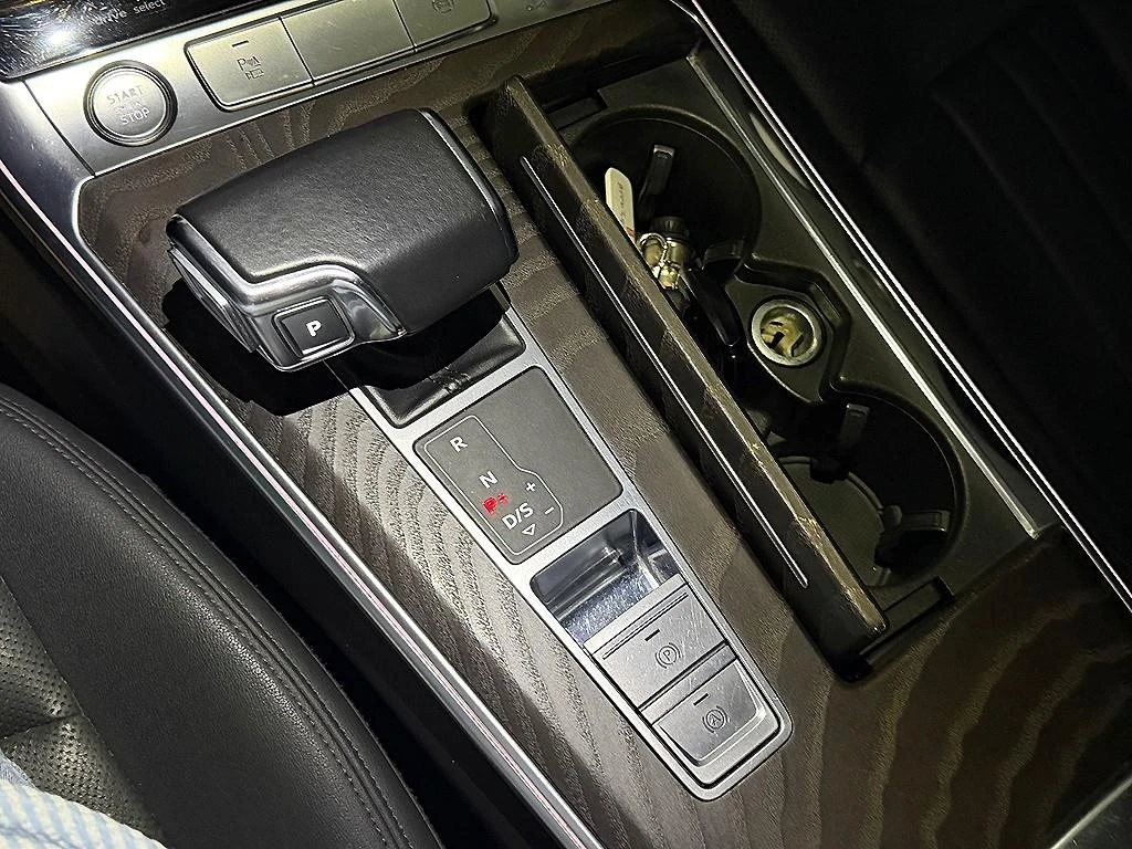 Audi A6 45 TFSI quattro* 360* HUD* BLIND SPOT* КРАЙНА ЦЕНА, снимка 12 - Автомобили и джипове - 56133649