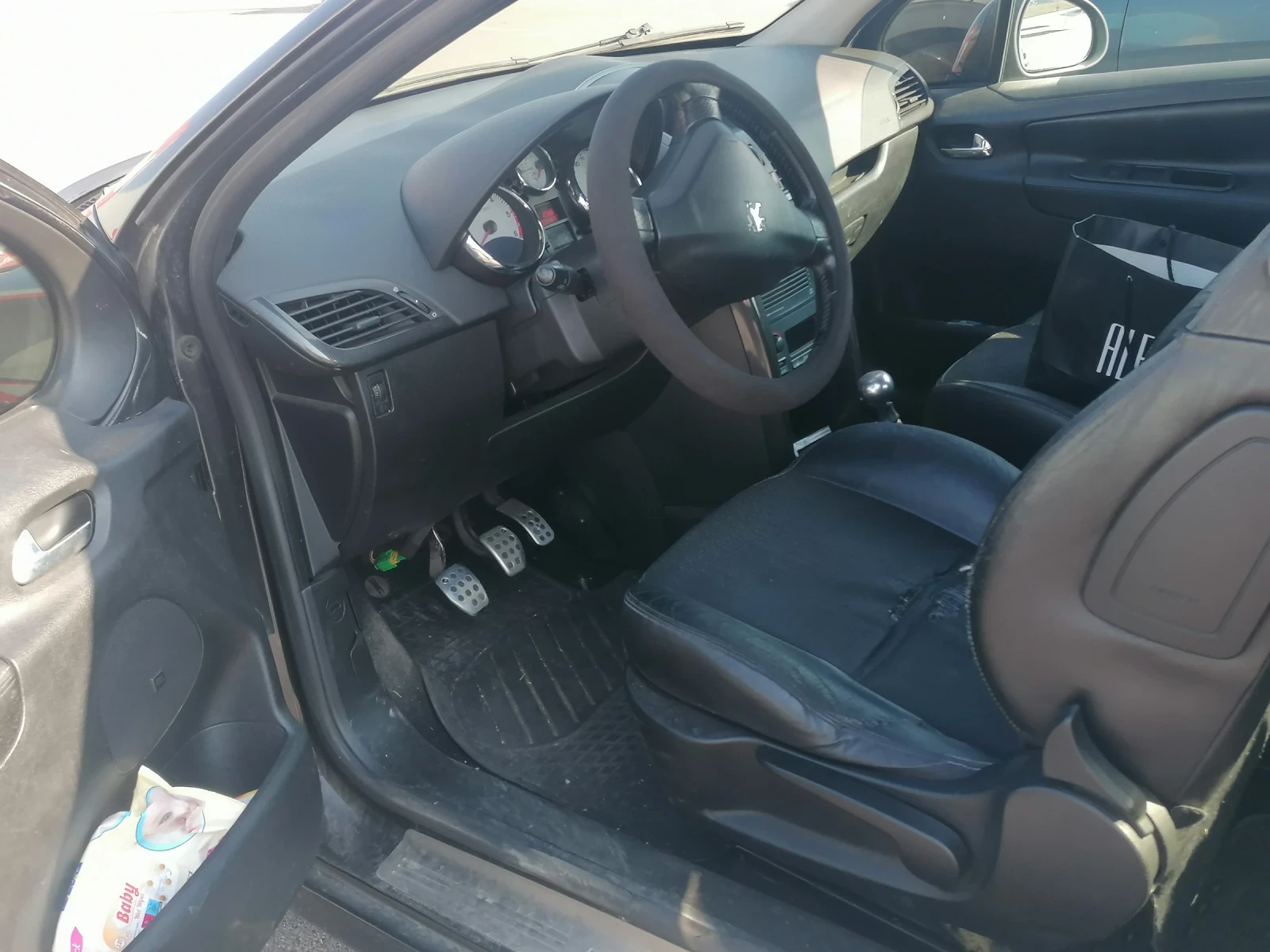Peugeot 207 1.6HDI Panorama, снимка 3 - Автомобили и джипове - 56522547