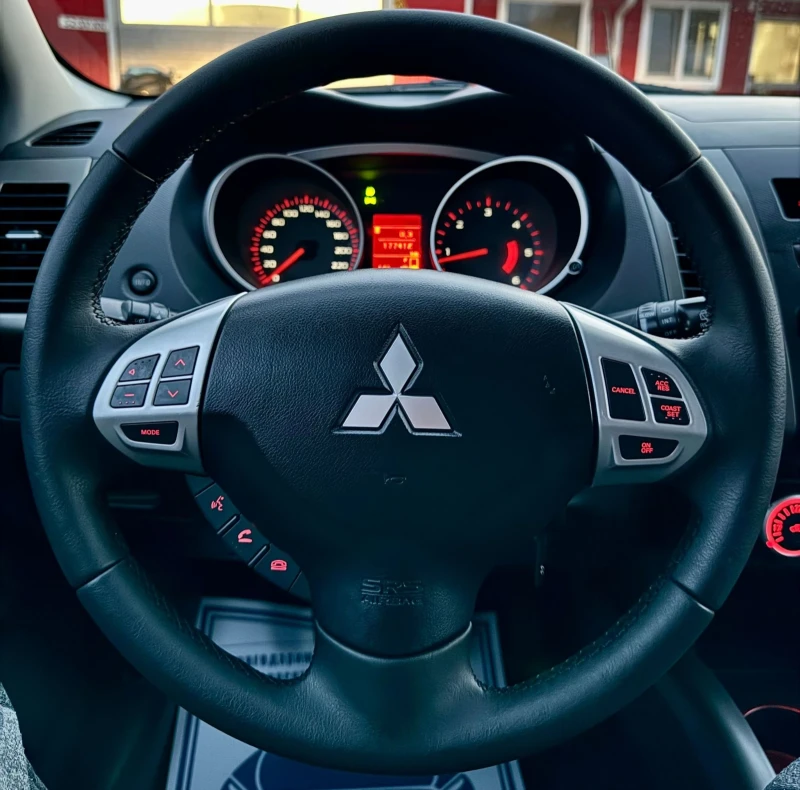 Mitsubishi Outlander 2.0DI-D, 4Х4, 7 места , снимка 12 - Автомобили и джипове - 48658730