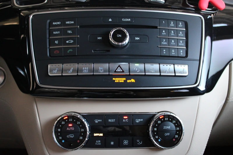 Mercedes-Benz GLE 350 d COUPE AMG HK PANO 360 TV , снимка 10 - Автомобили и джипове - 51508552