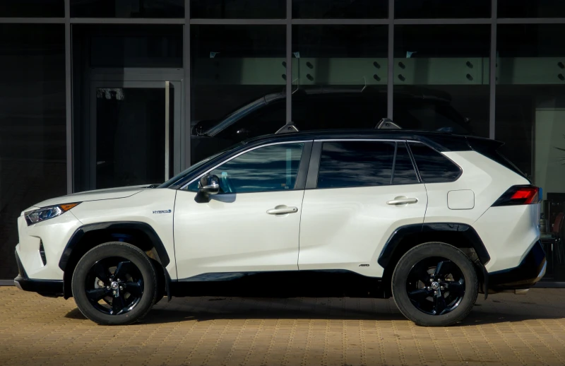 Toyota Rav4 2.5 Hybrid XSE AWD, снимка 2 - Автомобили и джипове - 52742377