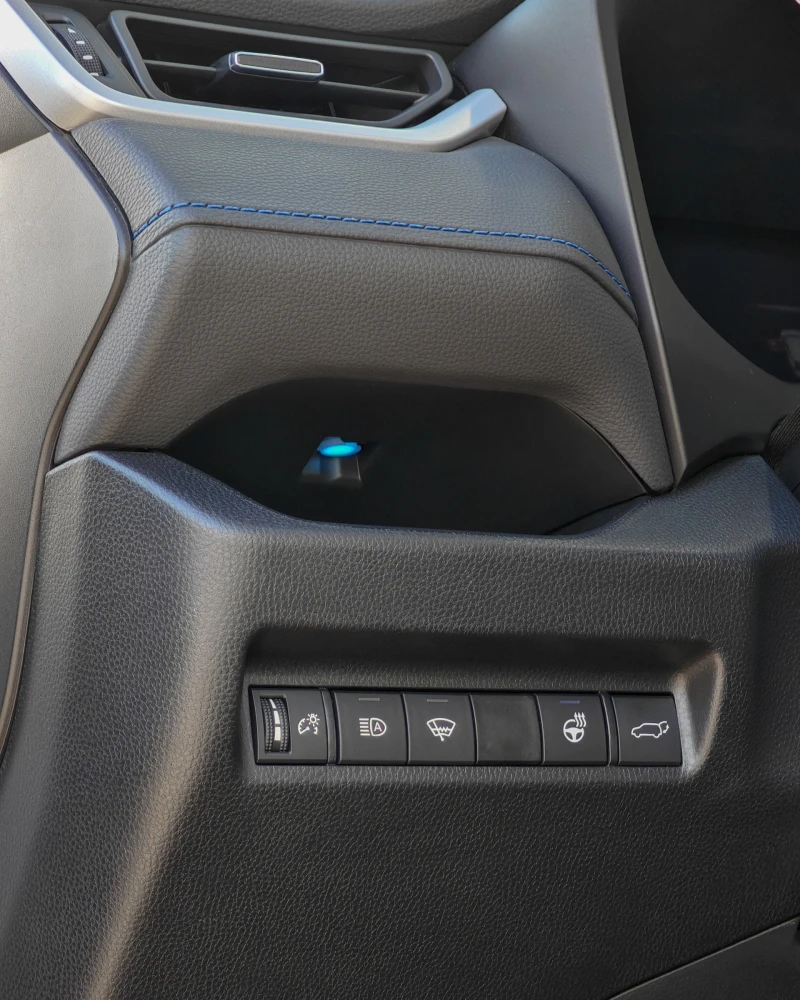 Toyota Rav4 2.5 Hybrid XSE AWD, снимка 10 - Автомобили и джипове - 52742377
