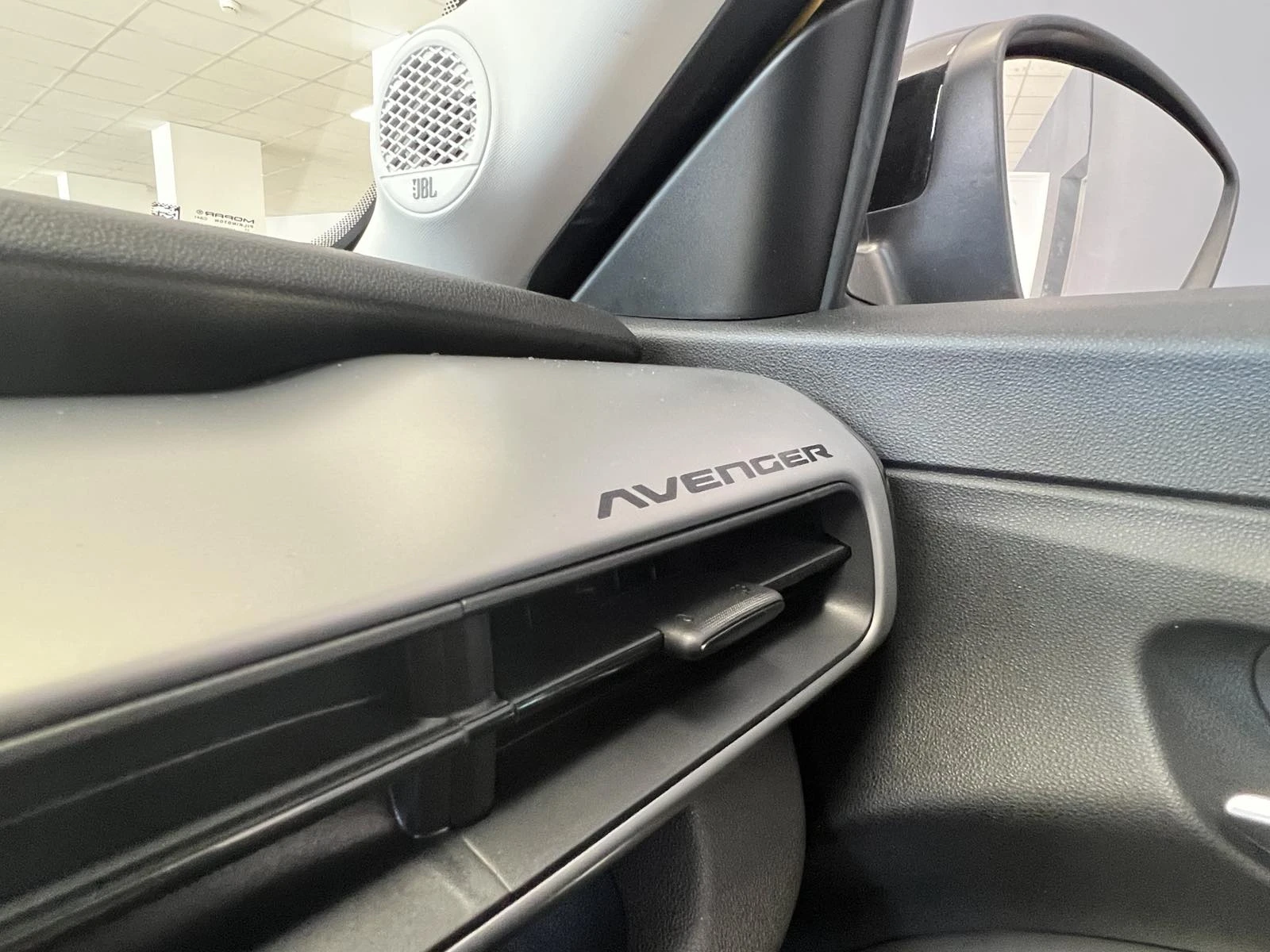 Jeep Avenger 1.2 e-Hybrid 48V | Mobile.bg   13