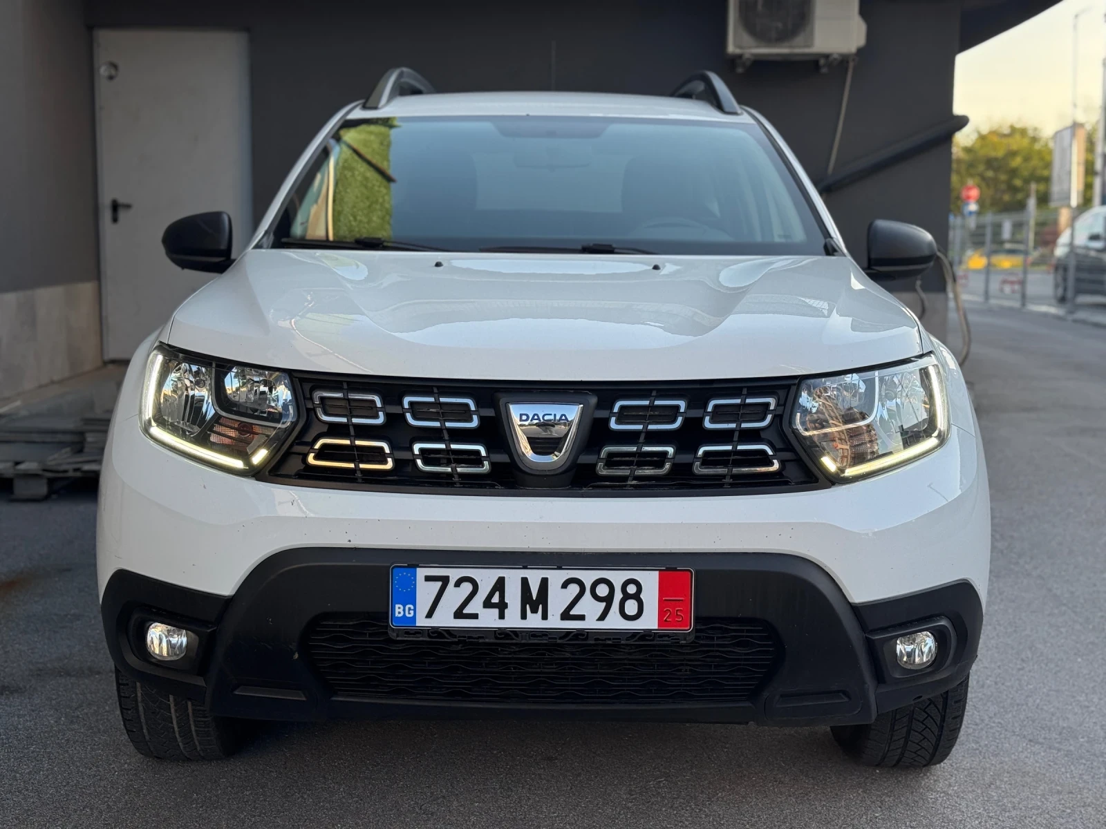 Dacia Duster 1.6i Газ/Бензин N1 // Върнат от лизинг - изображение 2