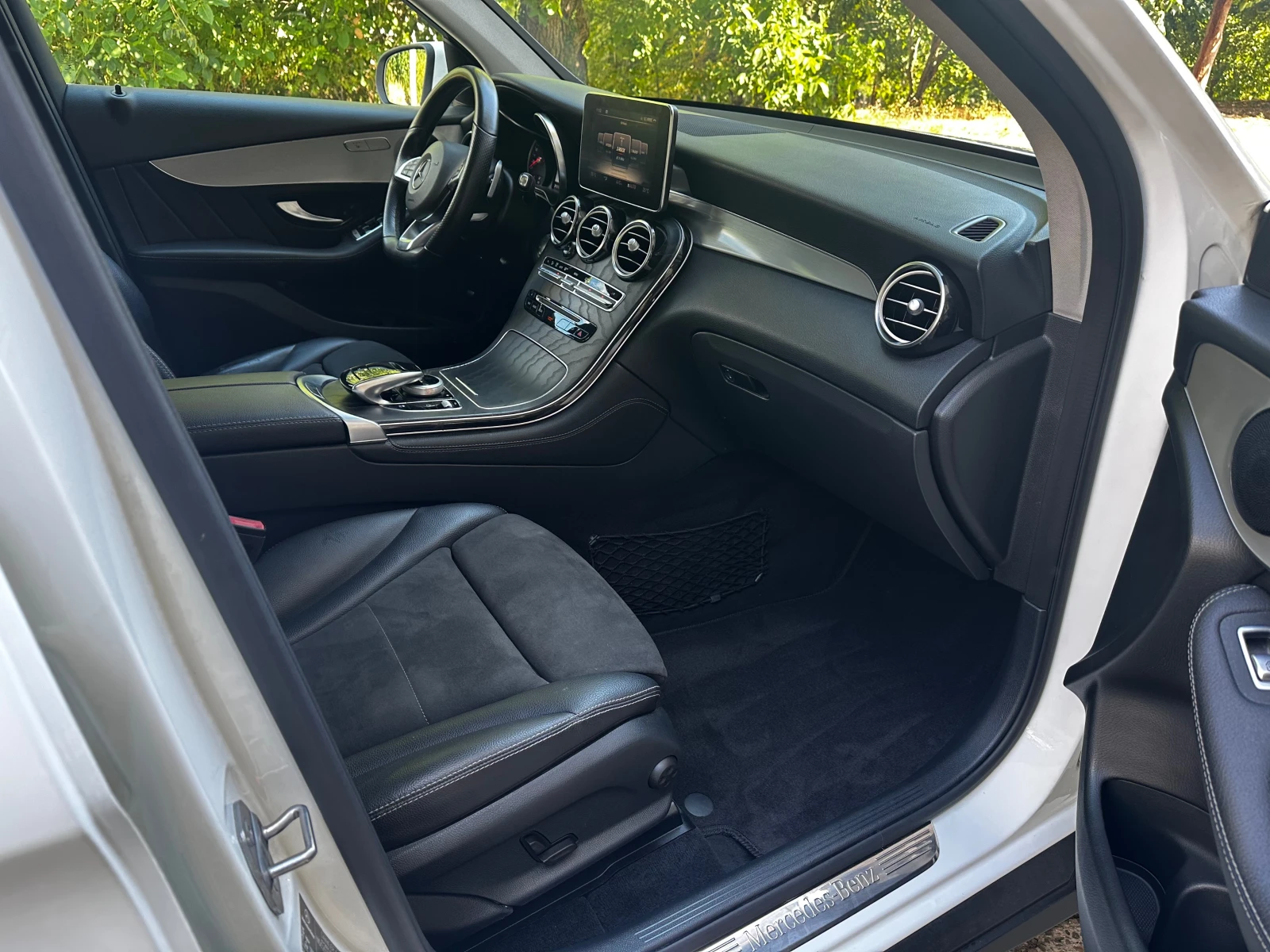 Mercedes-Benz GLC 250 AMG LINE 4MATIK - изображение 7