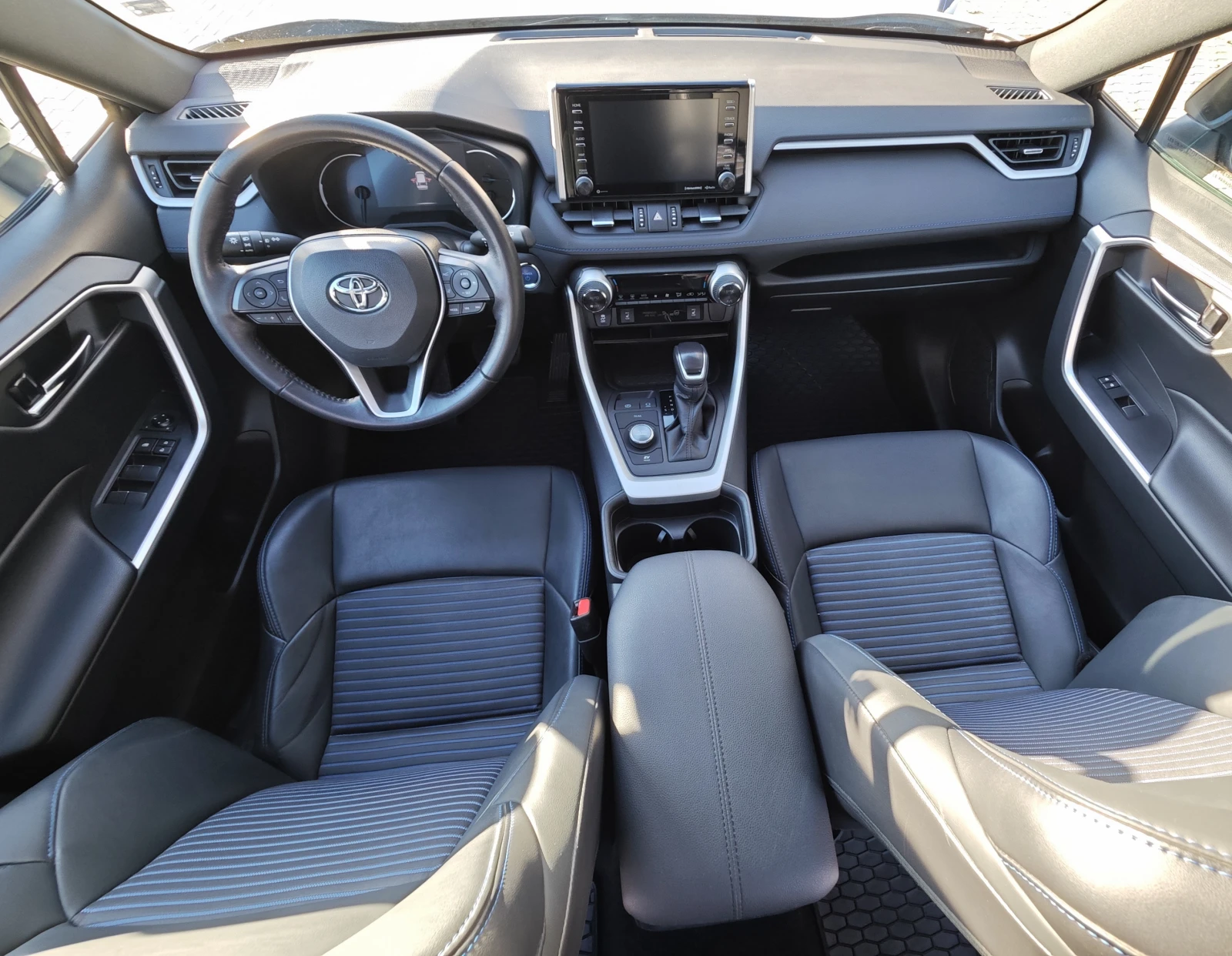 Toyota Rav4 2.5 Hybrid XSE AWD - изображение 7