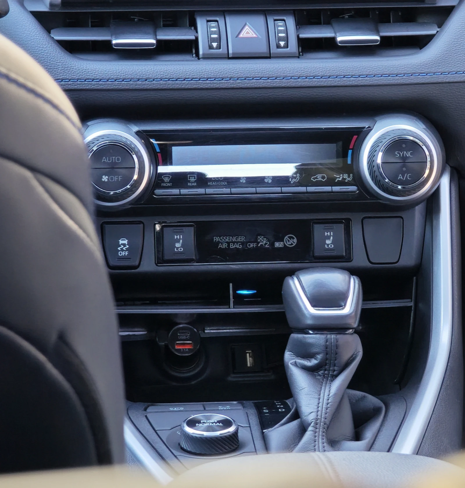 Toyota Rav4 2.5 Hybrid XSE AWD - изображение 9