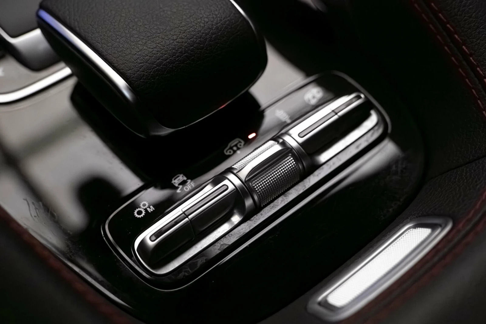 Mercedes-Benz GLE 53 4MATIC AMG Performance/Coupe/Ambient/Камера/MBUX, снимка 9 - Автомобили и джипове - 53878958