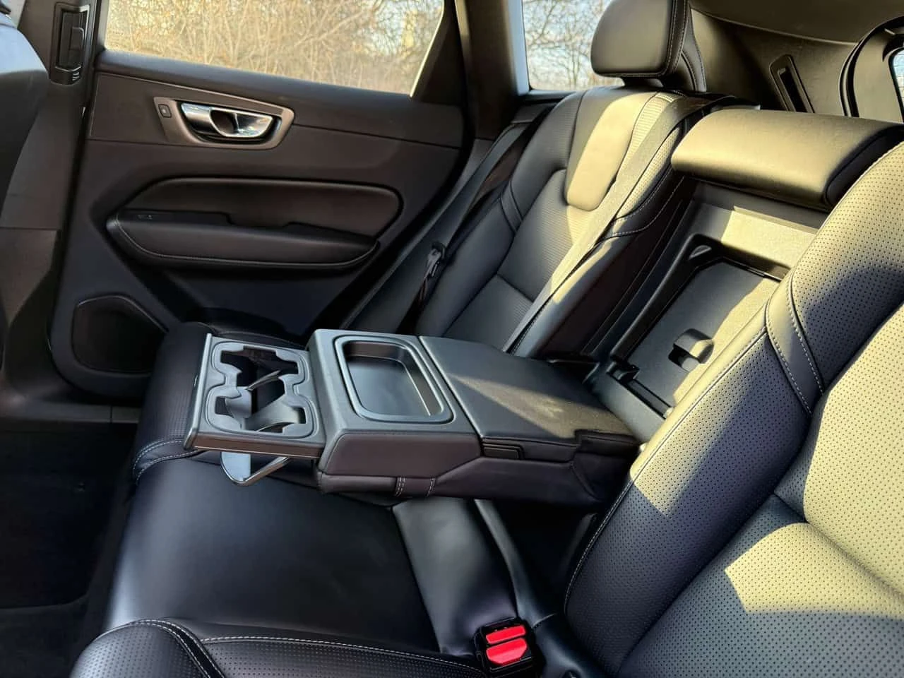 Volvo XC60 * Inscription * CARFAX * ЦЕНА ДО БГ, снимка 13 - Автомобили и джипове - 54070931