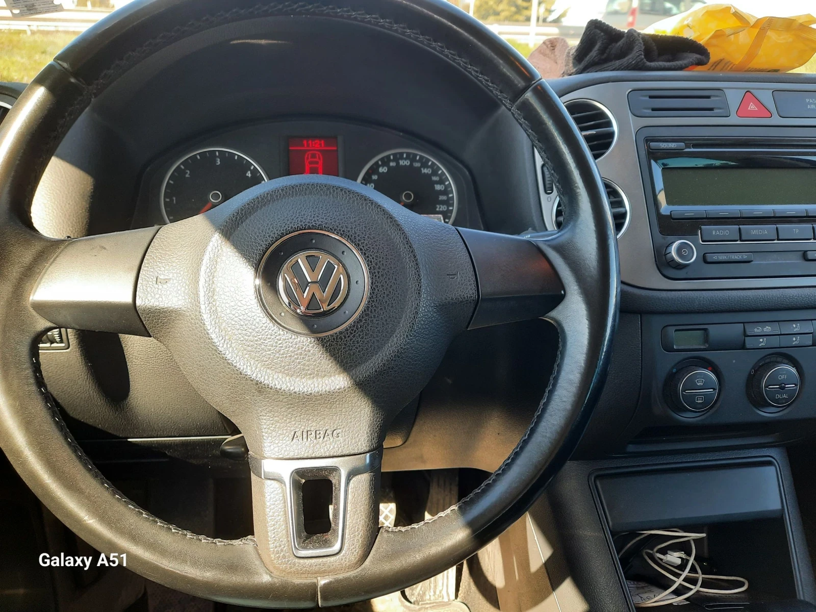 VW Tiguan 2.0 TDI, 4x4, АВТОМАТ , снимка 17 - Автомобили и джипове - 54135484