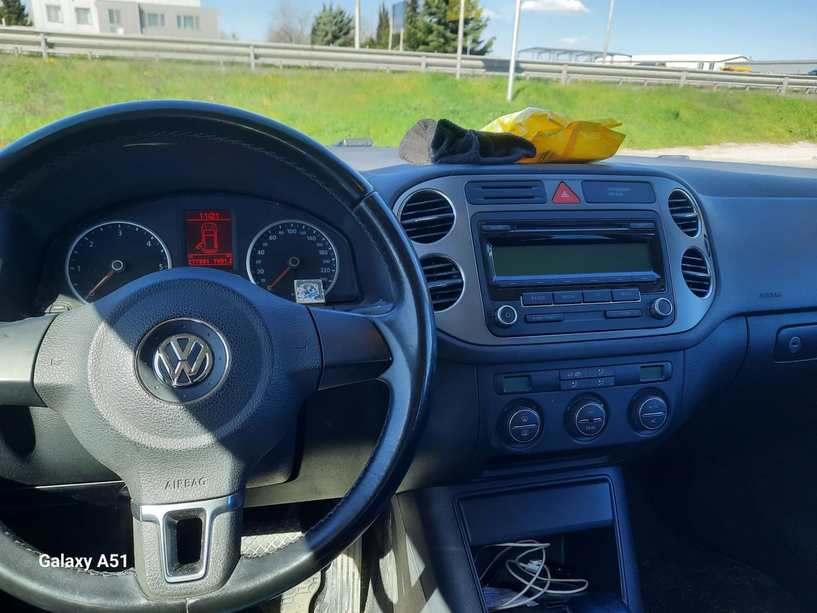 VW Tiguan 2.0 TDI, 4x4, АВТОМАТ , снимка 16 - Автомобили и джипове - 54135484