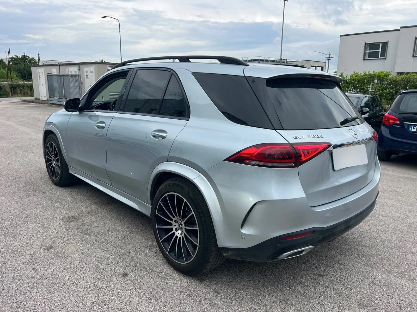 Mercedes-Benz GLE 300 d 4Matic Mild Hybrid Premium Plus, снимка 4 - Автомобили и джипове - 54825335