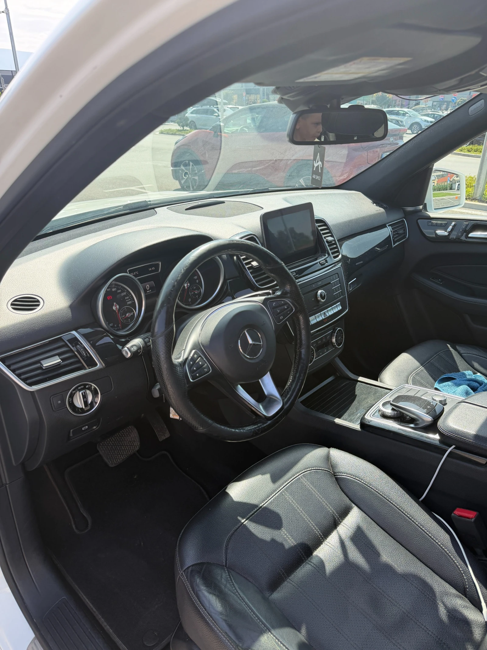Mercedes-Benz GLE 350 AMG LINE/PANORAMA/HarmanKardon, снимка 8 - Автомобили и джипове - 55955356