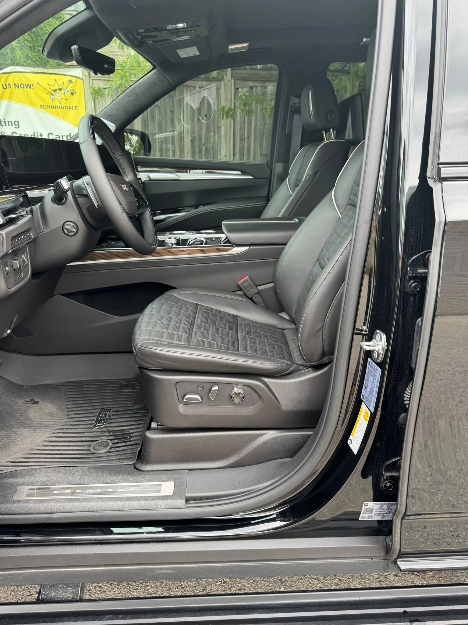 Cadillac Escalade * 4WD Platinum Sport * CARFAX * БЕЗ ПЪРВОНАЧАЛНА В, снимка 9 - Автомобили и джипове - 56116492