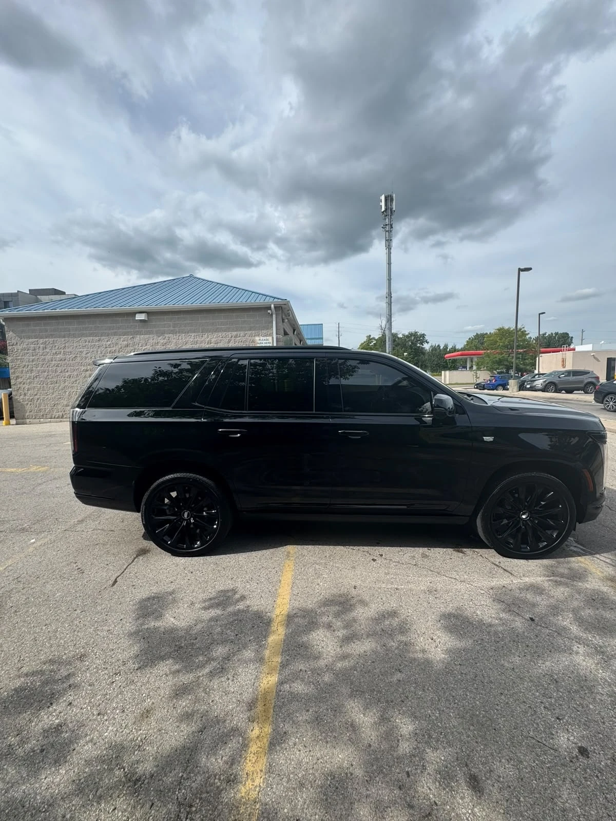 Cadillac Escalade * 4WD Platinum Sport * CARFAX * БЕЗ ПЪРВОНАЧАЛНА В, снимка 3 - Автомобили и джипове - 56116492