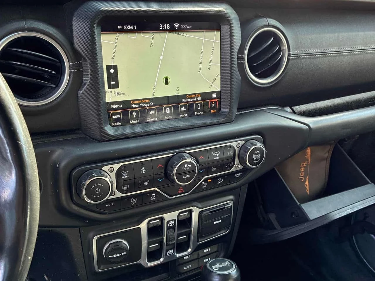 Jeep Wrangler * Sahara * CARFAX * KEYLESS * ПОДГРЕВ * , снимка 9 - Автомобили и джипове - 56256150