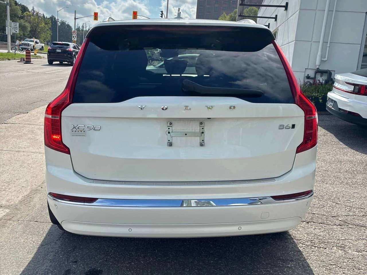 Volvo Xc90 * Ultimate Bright Theme * CARFAX * БЕЗ ПЪРВОНАЧАЛН, снимка 4 - Автомобили и джипове - 56264507